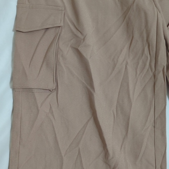 NWT Cupshe Elastic Waist Wide Leg Cargo Pants, Color Tan Size S - Picture 8 of 16